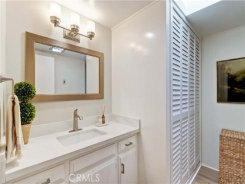 860  Ronda Mendoza  O , Laguna Woods, CA