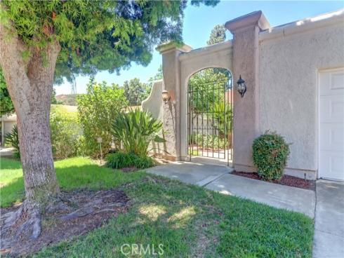 5528  Via La Mesa  A , Laguna Woods, CA