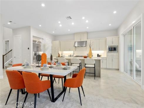 200 Sierra Madre , Lake Forest, CA