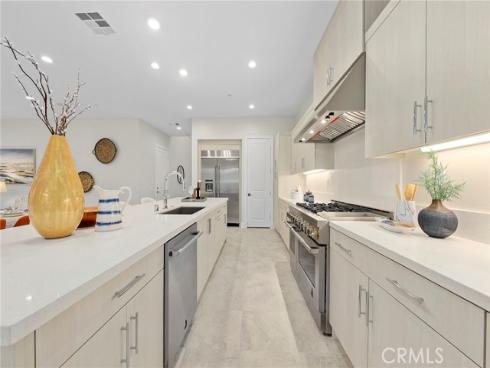 200 Sierra Madre , Lake Forest, CA