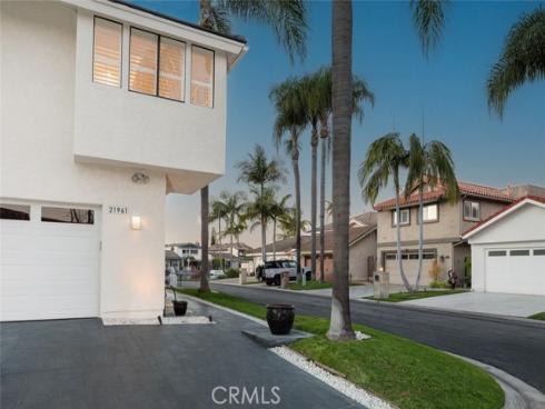 21961  Cayuga Lane  , Lake Forest, CA