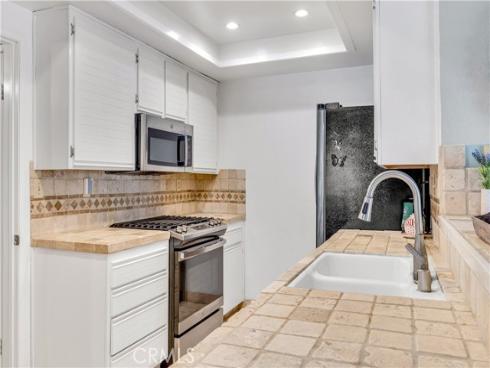 25231  Tanoak  , Lake Forest, CA