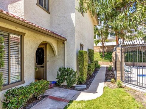 25231  Tanoak  , Lake Forest, CA
