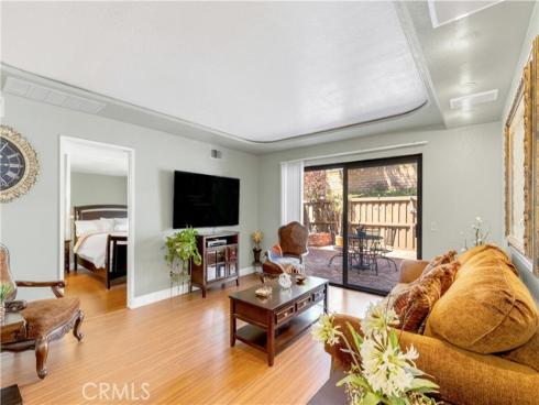 25231  Tanoak  , Lake Forest, CA