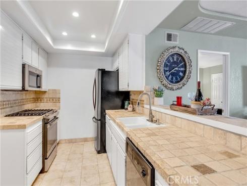 25231  Tanoak  , Lake Forest, CA