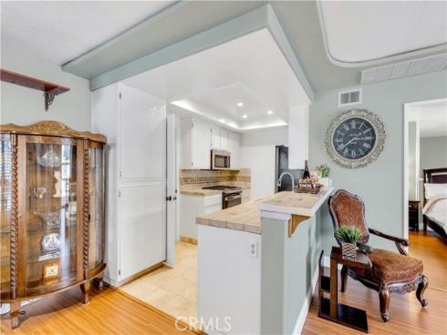 25231  Tanoak  , Lake Forest, CA