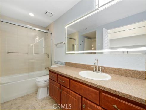 25701 View Pointe 8C , Lake Forest, CA