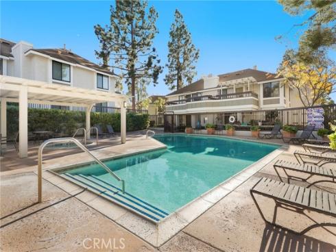 25701 View Pointe 8C , Lake Forest, CA