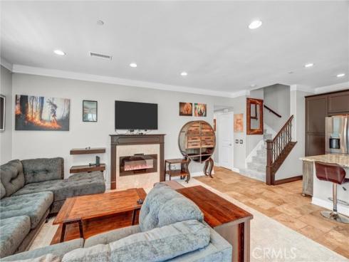 1009  El Paseo  , Lake Forest, CA