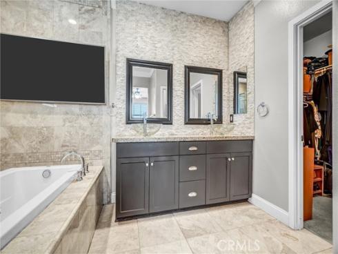 1009  El Paseo  , Lake Forest, CA