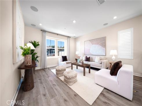 130  Holliston  , Lake Forest, CA