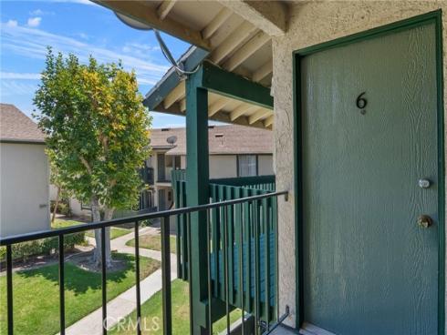 23280  Orange  6 , Lake Forest, CA