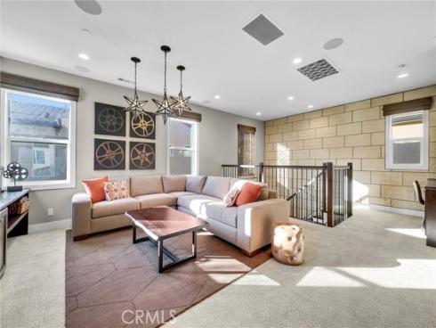 1164 Portola Oaks Dr , Lake Forest, CA
