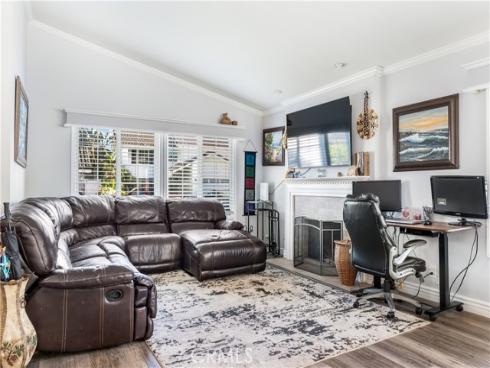 26515  Kari Brook  , Lake Forest, CA