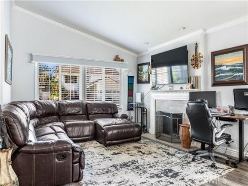 26515  Kari Brook  , Lake Forest, CA