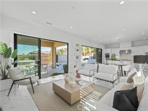 37 Caspian , Lake Forest, CA