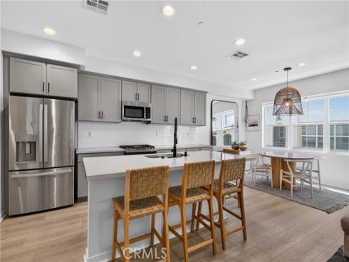 604  White Oaks  , Lake Forest, CA