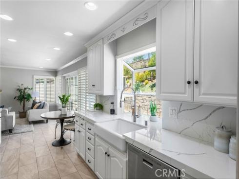 25805  Chapel Hill  , Lake Forest, CA