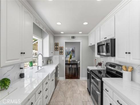 25805  Chapel Hill  , Lake Forest, CA