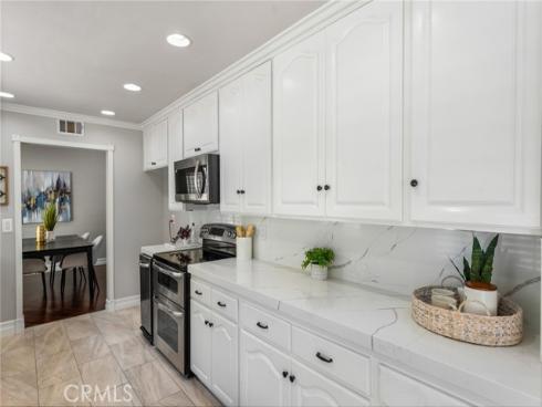 25805  Chapel Hill  , Lake Forest, CA