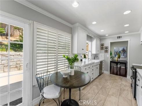 25805  Chapel Hill  , Lake Forest, CA