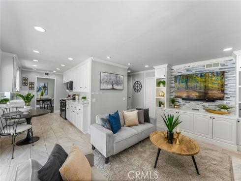 25805  Chapel Hill  , Lake Forest, CA