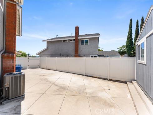 25805  Chapel Hill  , Lake Forest, CA