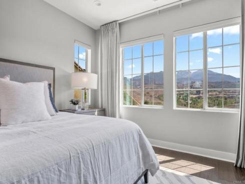 1832 Aliso Canyon Dr , Lake Forest, CA
