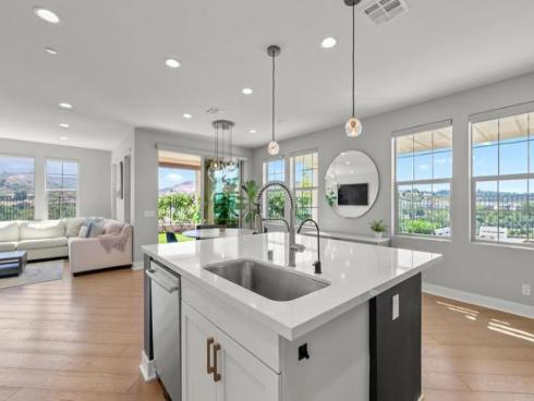 1832 Aliso Canyon Dr , Lake Forest, CA
