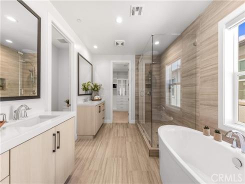 400 Riverbend , Lake Forest, CA
