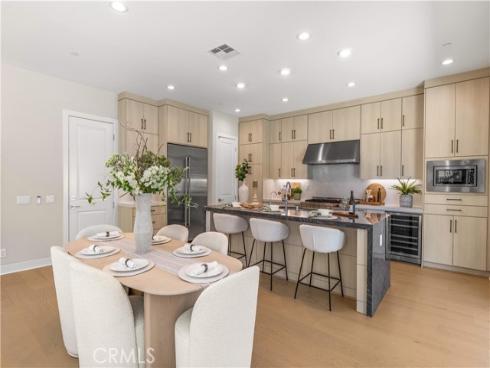 400 Riverbend , Lake Forest, CA