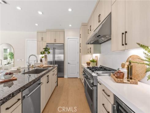 400 Riverbend , Lake Forest, CA