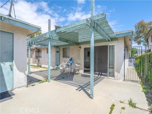 10921 Walnut , Los Alamitos, CA