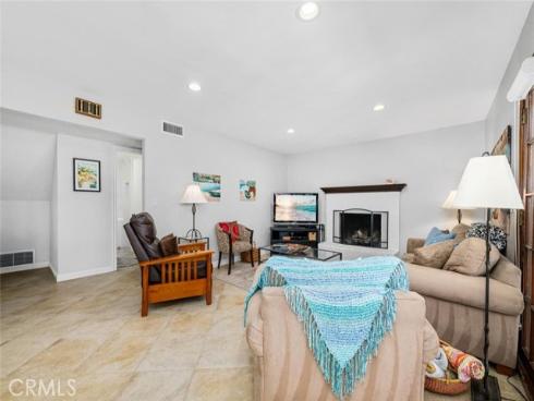 3902  Toland  , Los Alamitos, CA