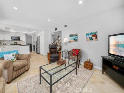 3902  Toland  , Los Alamitos, CA