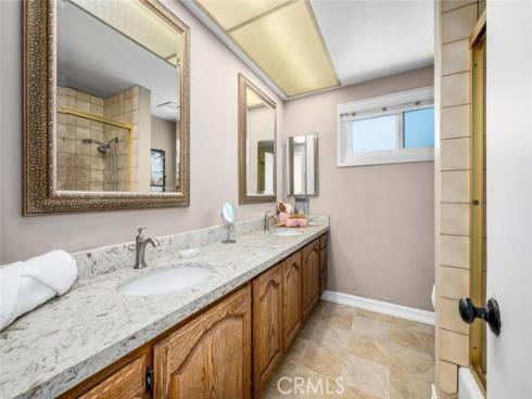 3902  Toland  , Los Alamitos, CA