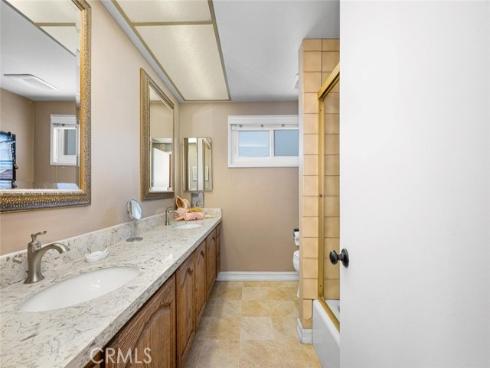 3902  Toland  , Los Alamitos, CA