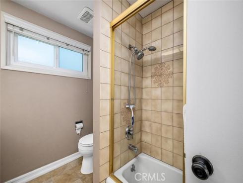 3902  Toland  , Los Alamitos, CA