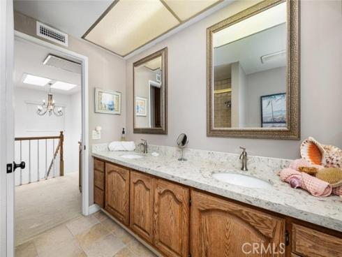 3902  Toland  , Los Alamitos, CA