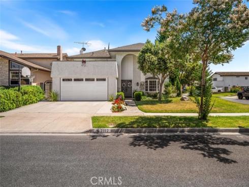 3902  Toland  , Los Alamitos, CA