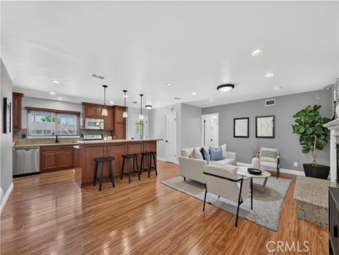 11331 Reagan , Los Alamitos, CA
