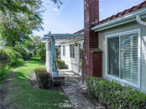 27702  Calle Valdes  , Mission Viejo, CA
