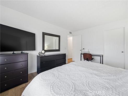 27743 Zircon 104 , Mission Viejo, CA