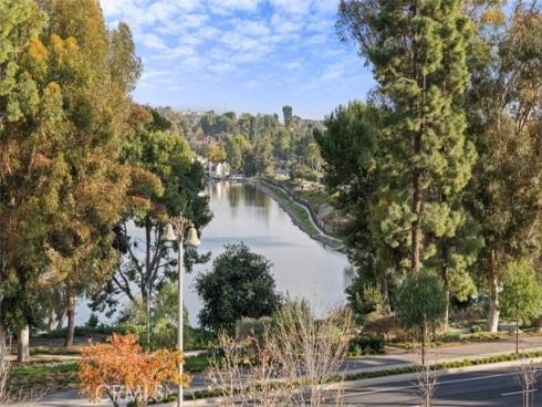 27743 Zircon 104 , Mission Viejo, CA