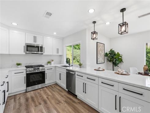 27706  Calle Valdes  , Mission Viejo, CA