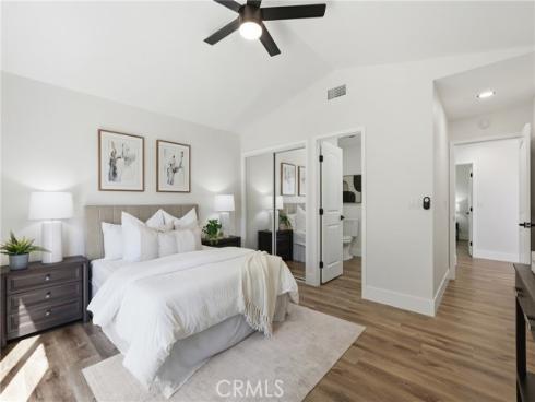 27706  Calle Valdes  , Mission Viejo, CA