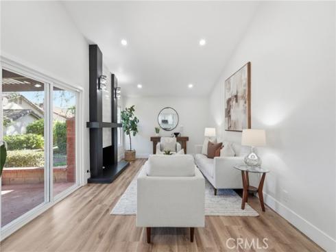 27706  Calle Valdes  , Mission Viejo, CA