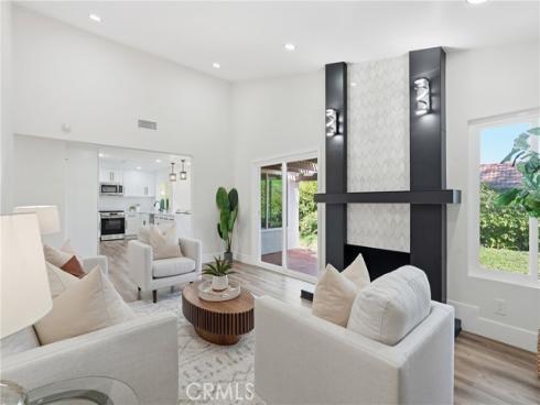 27706  Calle Valdes  , Mission Viejo, CA