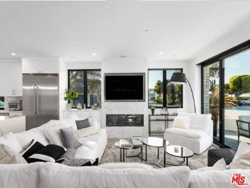 1703  Plaza Del Sur  , Newport Beach, CA