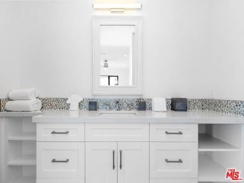 1703  Plaza Del Sur  , Newport Beach, CA